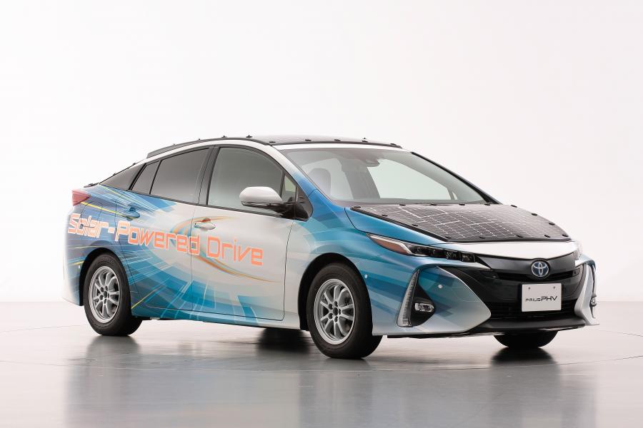  Toyota Prius PHV Solar-Powered Drive by Sharp 2019 года  (фото 1 из 13)